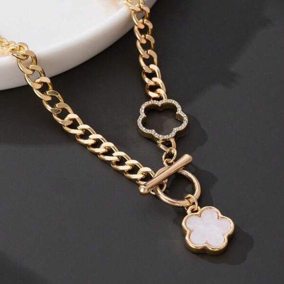 14K Gold Filled Clover Pendant Toggle Necklace - Picture 3 of 4